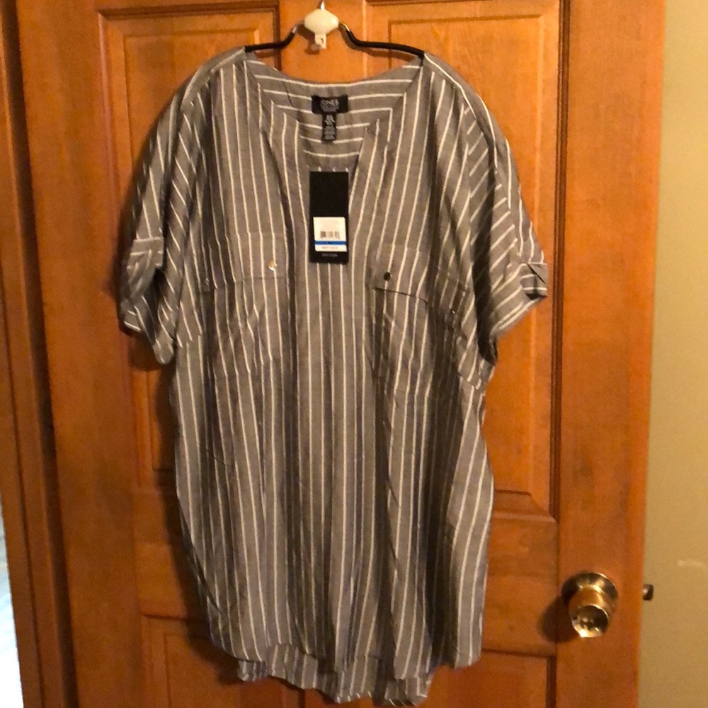 Jones New York gray with white stripes w pockets.